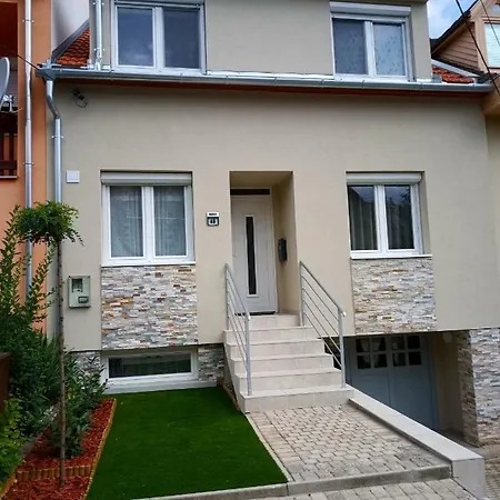 Valentina Apartman شقة